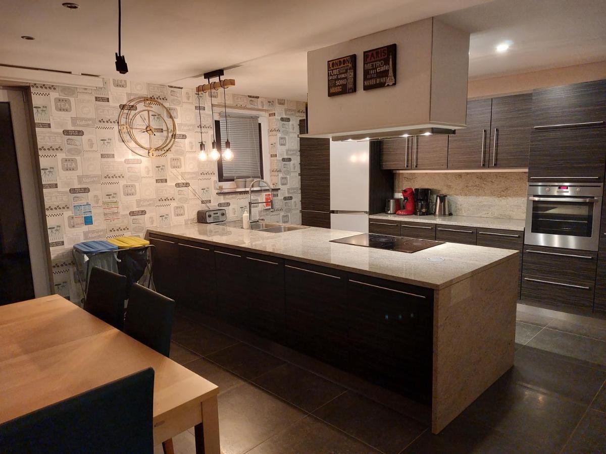 Le Reposoir Maison spacieuse avec feu au bois Bertogne Extérieur photo